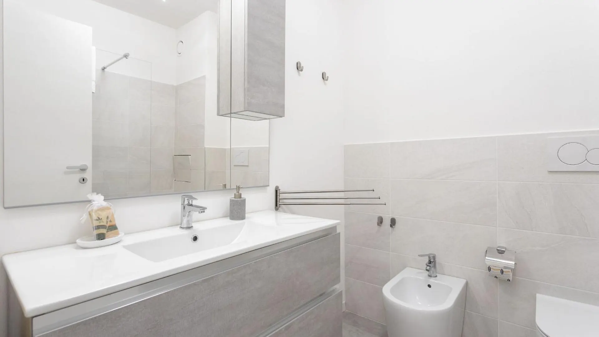 Apartment Russoli Milan
